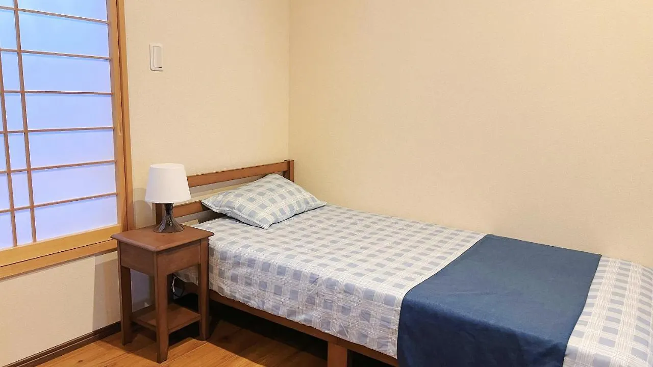 Holiday home Tovin Cha: Convenient Three-Bedroom Near East Temple Station Kyoto Japan
