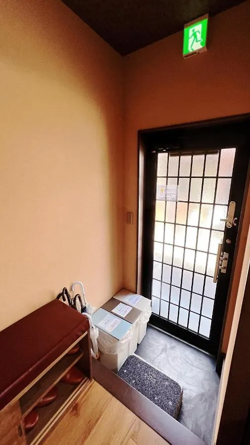 Tovin Cha: Convenient Three-Bedroom Near East Temple Station Kyoto 0*,