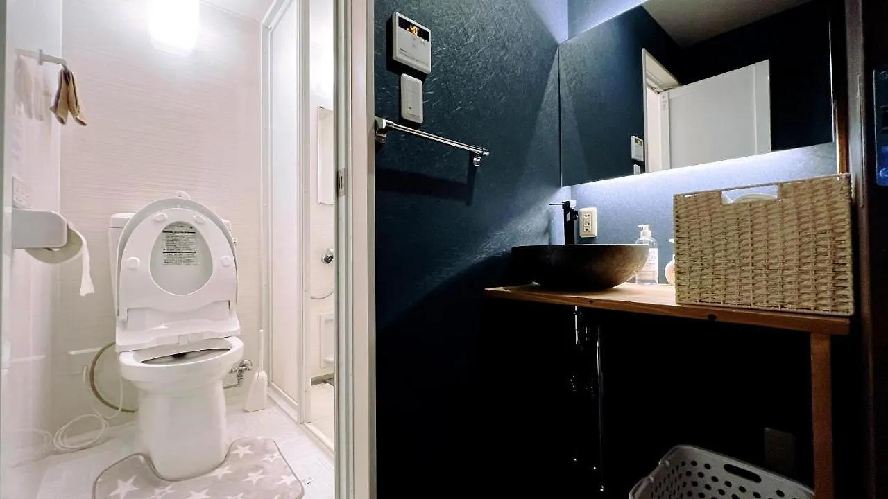 Tovin Cha: Convenient Three-Bedroom Near East Temple Station Kyoto 0*,  Japan